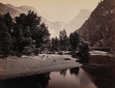 Vista lejana de las cúpulas, Valle de Yosemite, California de Carleton E. Watkins